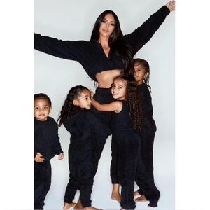 SKIMS Cozy Knit High Waisted Joggers in Onyx Black XS Pockets